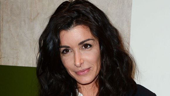 Jenifer : micro-short et cascade de cheveux pour un look sexy - PHOTOS