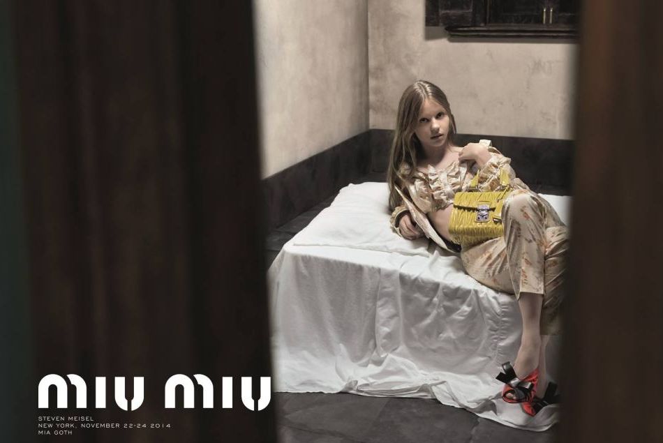 Campagne Miu Miu printemps/été 2015 par Steven Meisel.