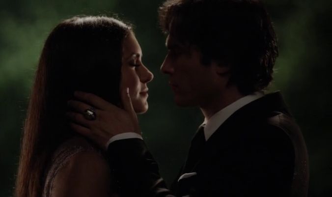 Quand Elena Revient Dans La Saison 7