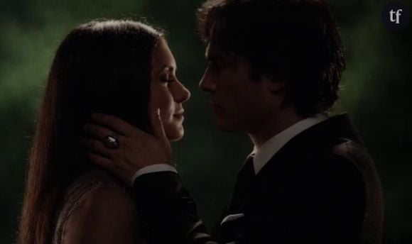 Elena et Damon dans le season finale de la saison 5 de The Vampire Diaries