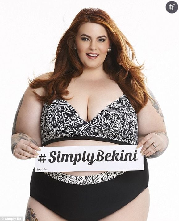 Tess Holliday et sa taille 50 posent en bikini afin de lutter contre les préjugés de la mode et les complexes.