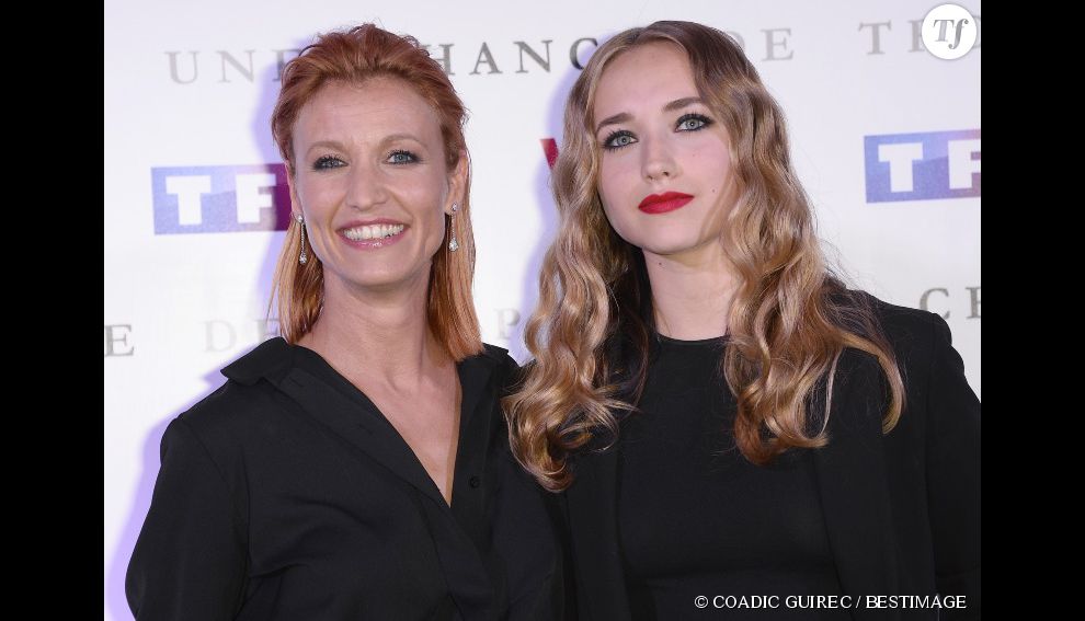  Alexandra Lamy et sa fille Chloé Jouannet - Avant-première du film &quot;Une chance de trop&quot; au cinéma Gaumont Marignan à Paris, le 24 juin 2015.  