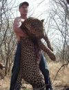 Walter Palmer avec un léopard qu'il a tué