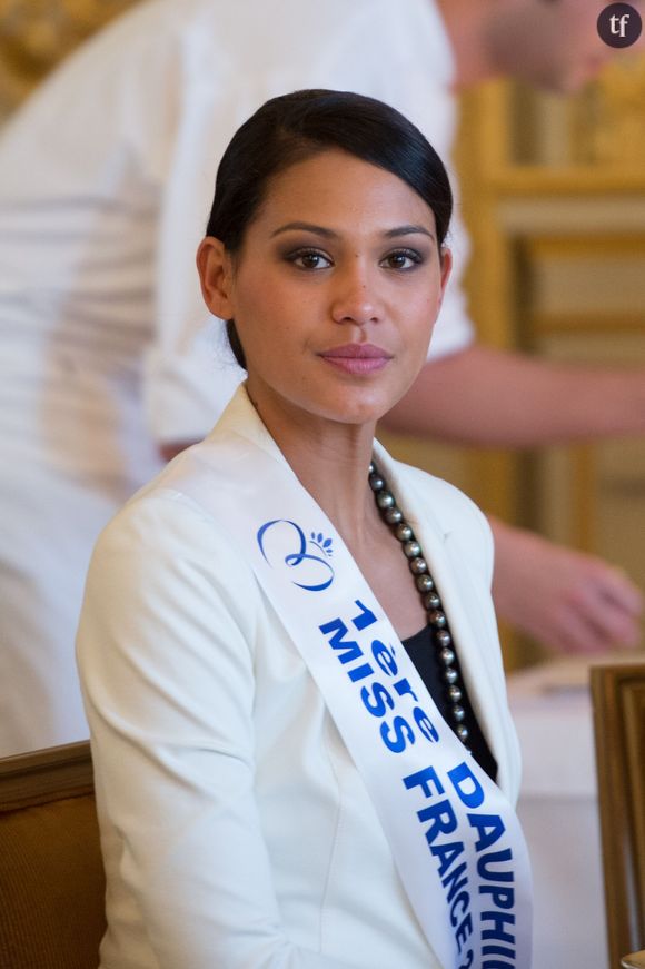 Semi-Exclusif - Hinarere Taputu (Miss Tahiti - 1ère Dauphine 2015) - Anniversaire surprise ( 20 ans) de Miss France 2015, Camille Cerf et de sa soeur jumelle Mathilde au Shangri-La Hotel Paris. Le 9 Décembre 2014. 