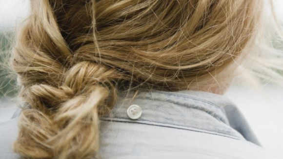 Comment réaliser une tresse épi : le tuto vidéo tout simple