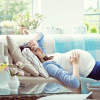 Comment soulager une migraine quand on est enceinte ?