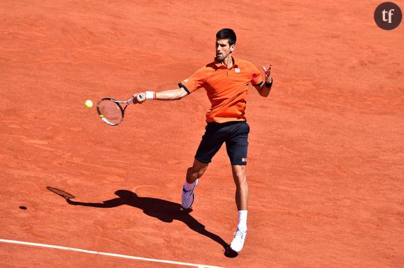 Novak Djokovic lors de la demi-finale des Internationaux de tennis de Roland-Garros à Paris, le 5 juin 2015