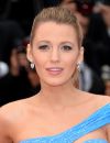 Enceinte de son deuxième enfant, Blake Lively a tout misé sur une mise en beauté minimaliste à Cannes.