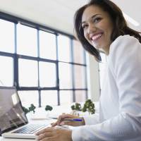 Comment être la fille la plus heureuse du bureau (même quand l'ambiance est affreuse)