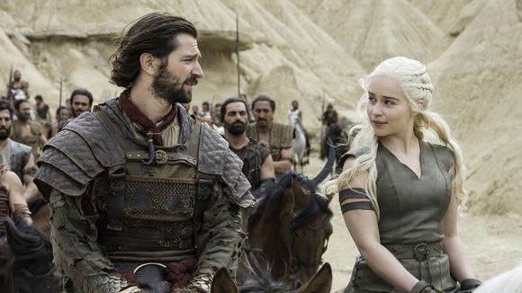Game of Thrones saison 6 : Emilia Clarke (Daenerys) dévoile son étonnante astuce pour tourner nue