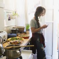 On sait pourquoi vous consultez vos e-mails pros à la maison