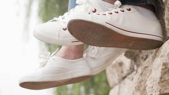 L'incroyable astuce pour nettoyer les baskets blanches