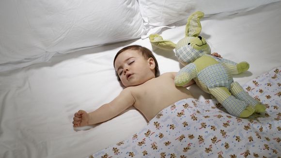 Combien d'heures un enfant doit dormir la nuit : les scientifiques répondent