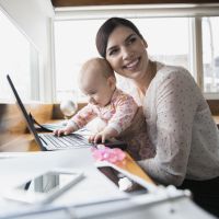 8 conseils pour travailler de chez soi quand on a un bébé