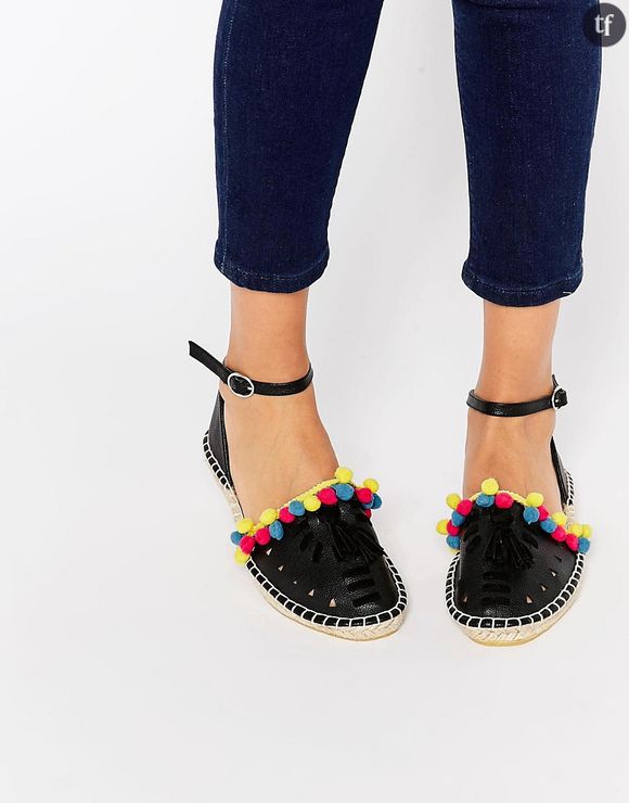 Espadrilles à pompons Asos, 25,99€