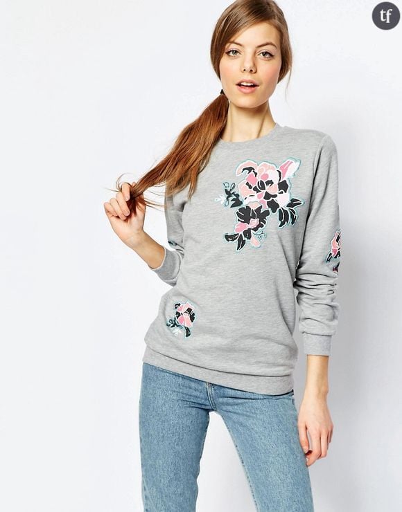 Le sweat cosy, star de nos dressings.