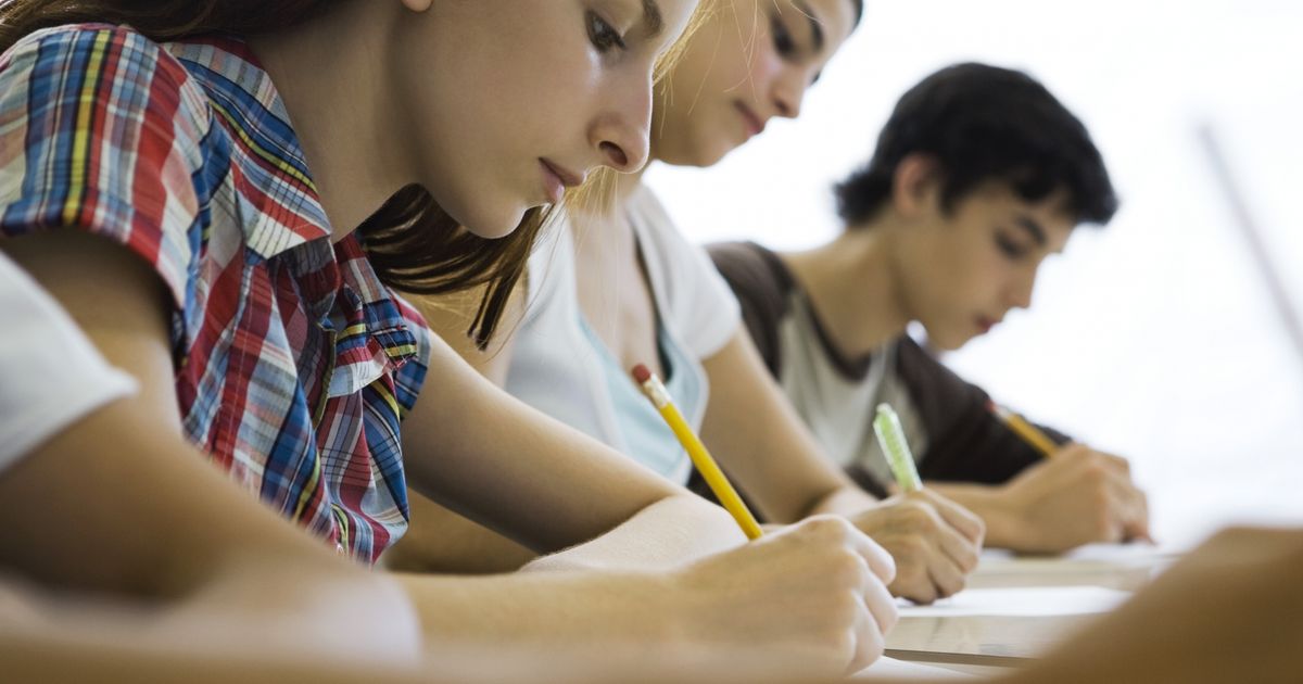 Bac techno de français STMG/ST2S/Hôtellerie /STL : sujets et corrigés
