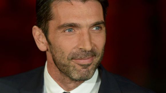 Gianluigi Buffon : heureux en couple avec sa nouvelle compagne Ilaria D'Amico (photos)