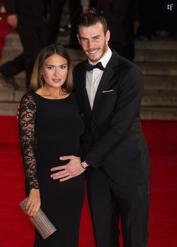 Gareth Bale et sa compagne Emma Rhys Jones enceinte - Première mondiale du nouveau James Bond "Spectre" au Royal Albert Hall à Londres le 26 octobre 2015