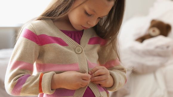 La technique génialissime pour étiqueter les vêtements des enfants sans coudre