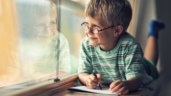 Grandes vacances : comment faire réviser un enfant avec le sourire