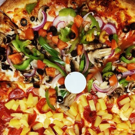 A quoi sert la petite table qui se trouve sur notre pizza ?