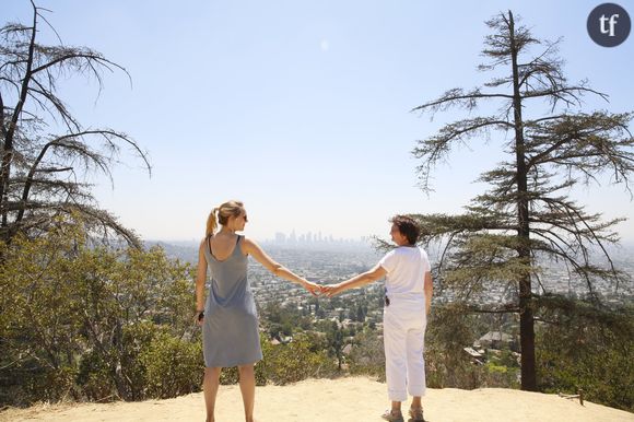 Alex Pawlowsha et sa mère faisant de la randonnée non loin de l'Observatoire de Griffith, à Los Angeles 