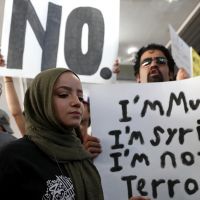 Muslim Ban : le décret a failli séparer ces deux soeurs et leur mère pour toujours