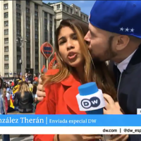 Embrassée de force en direct pendant la Coupe du Monde, cette journaliste s'insurge