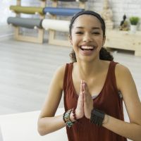 Faut-il se mettre au yoga du rire ?