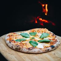 Oubliez le micro-ondes : voici la meilleure façon de réchauffer votre part de pizza