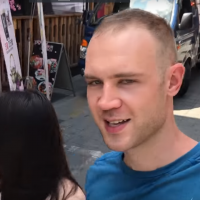 Derrière ses vidéos LOL, ce youtubeur glorifie le tourisme sexuel