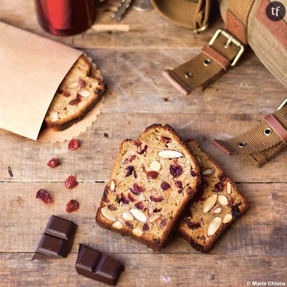 Cake "top moumoute" aux fruits secs. Marie Chioca, Mes bons goûters du quotidien, éditions Terre Vivante