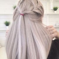 Le mauve champagne est-il le nouveau blond ?