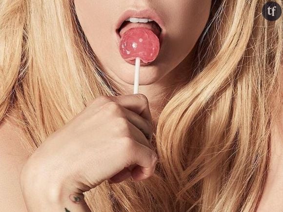 Photo de la pochette du single "Dumb Blonde" d'Avril Lavigne et Nicki Minaj