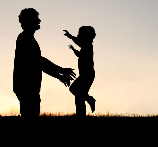 Parents Pourquoi Les Calins Des Papas Sont Si Importants Terrafemina