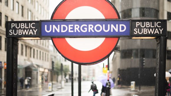 Reni Eddo-Lodge et Emma Watson donnent des noms de femmes au métro londonien