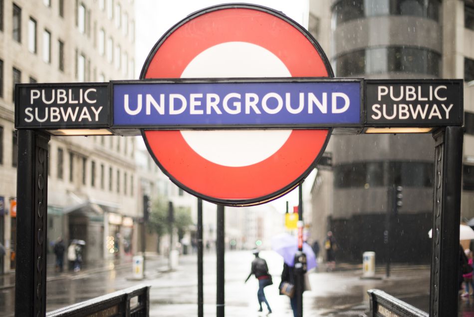 Reni Eddo-Lodge et Emma Watson donnent des noms de femmes au métro de Londres