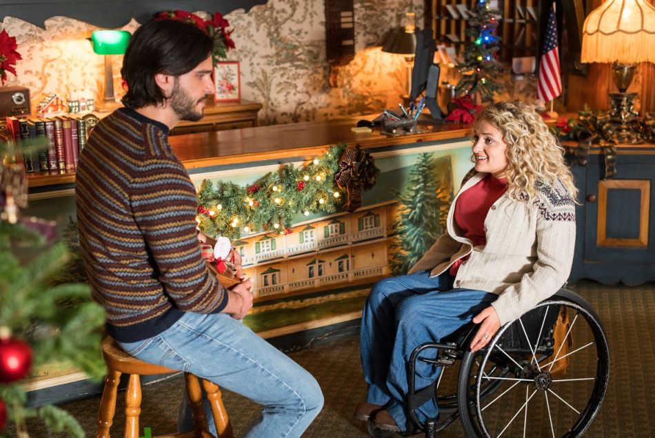 Ali Stroker joue une femme handicapée dans "Christmas Ever After"