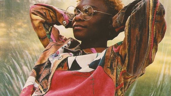 Qui est Serena Isioma, la nouvelle icône non-binaire du R'n'B américain ?