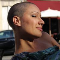 Elle a choisi de se raser la tête : Aurélie Marchi raconte sa vie sans cheveux