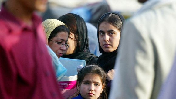 Cette pétition appelle la France à accueillir les féministes afghanes