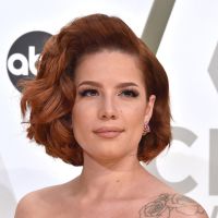 Le message de la chanteuse Halsey sur son corps post-partum parlera à beaucoup