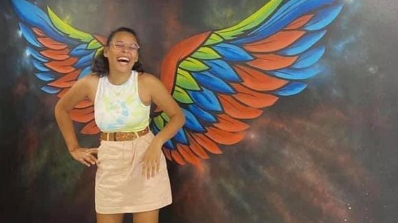 La mère de Dinah, suicidée à 14 ans, dévoile son dernier message bouleversant