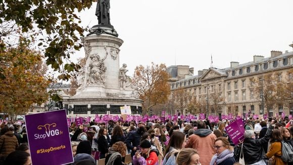 La marche #NousToutes honteusement perturbée par un groupuscule d'extrême droite