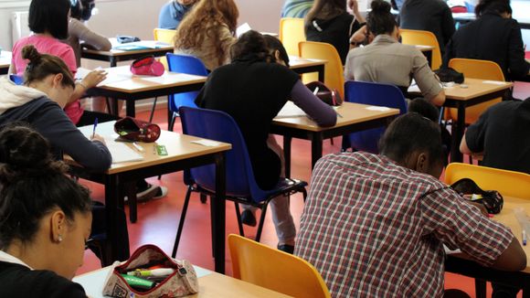 Des "bourses genrées" au lycée, une bonné idée pour booster la parité ?