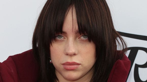 "Le corps des femmes ne ressemble pas à ça !" : Billie Eilish épingle le porno