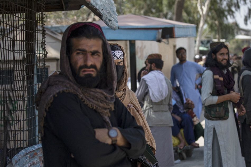 Les talibans interdisent aux femmes de voyager seules plus de 72 kilomètres