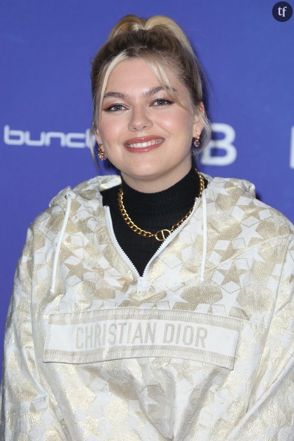 "Je la protège énormément" : Louane confie son quotidien avec sa fille