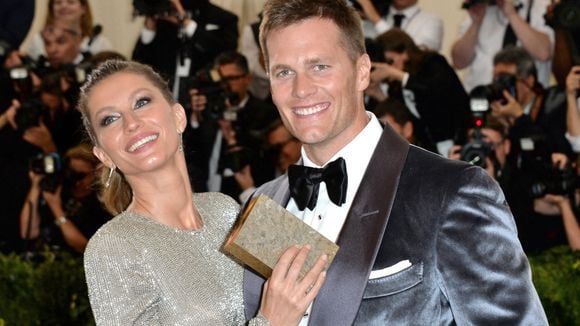 Le footballeur Tom Brady prend sa retraite et c'est sa femme Gisele Bündchen qui trinque